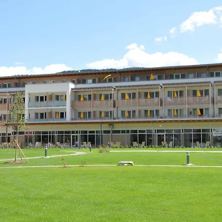 منتجع Gesundheitsresort Bad St. Leonhard باد سانت ليونارد إم لافانتال